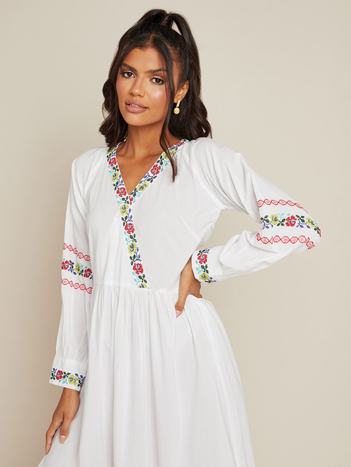 Buy Cotton Embroidered Long Sleeves Midi Dress White For Women Styli UAE