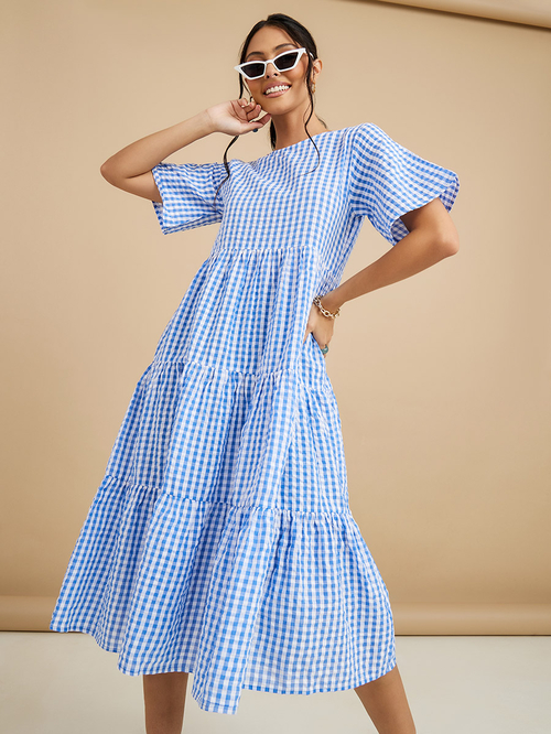 Buy Short Sleeves Gingham Check Tiered Midi Dress Blue For Women Styli Kuwait