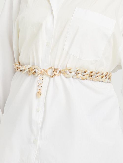 Chunky chain belt outlet