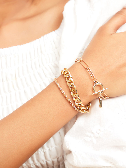 Buy Set of 3 Lock Design Toggle Clasp Bracelets Gold For Women Styli Saudi