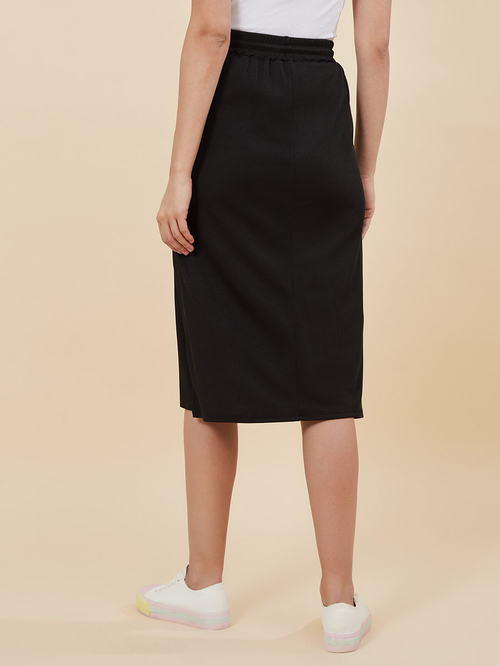 Knit midi skirt with pockets 2025