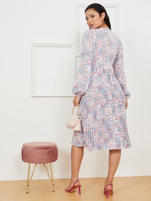Buy Long Sleeves Floral Print Pleated A Line Midi Dress Blue For Women Styli UAE