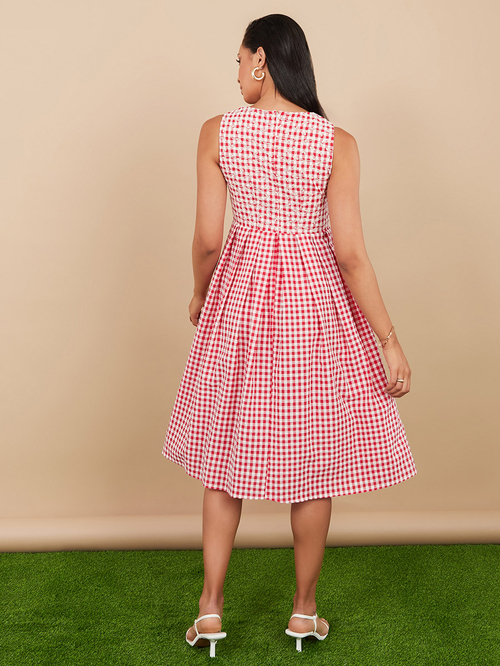 Buy Sleeveless Gingham Check A Line Midi Dress Red For Women Styli Saudi