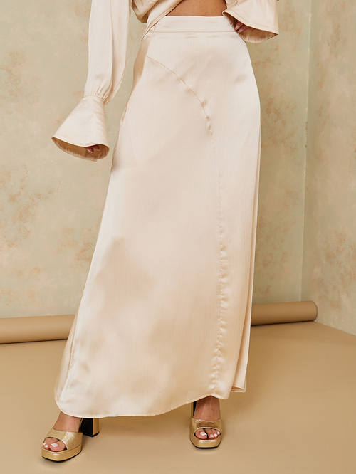 Maxi skirt with long sleeve shirt top
