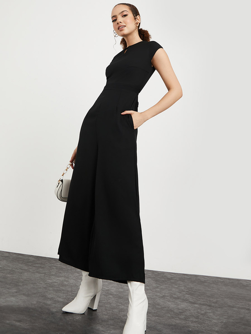 Buy Cap Sleeve Wide Leg Jumpsuit with Pocket Detail Black For Women Styli Kuwait