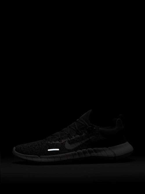 Buy Free Run 5.0 Move To Zero Shoes Black For Men Styli UAE