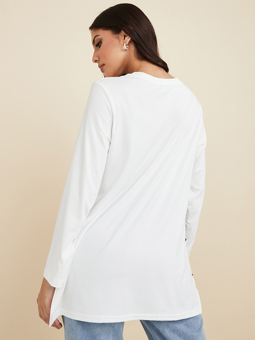 Buy Side Slit Snap Button Detail Longline Knit T Shirt White For Women Styli UAE