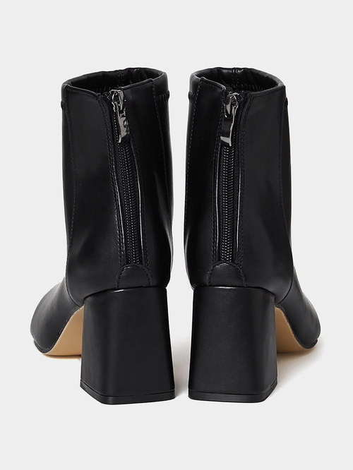 Buy Square Toe Flared Block Heel Ankle Boots Black For Women Styli UAE