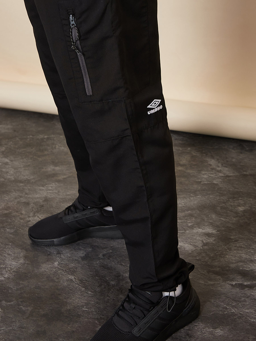 Buy All Weather Cargo Pants with Zipper Pockets Black For Men Styli UAE