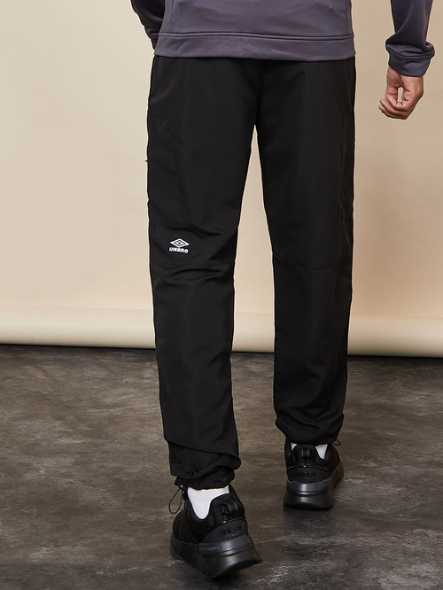 Buy All Weather Cargo Pants with Zipper Pockets Black For Men Styli UAE