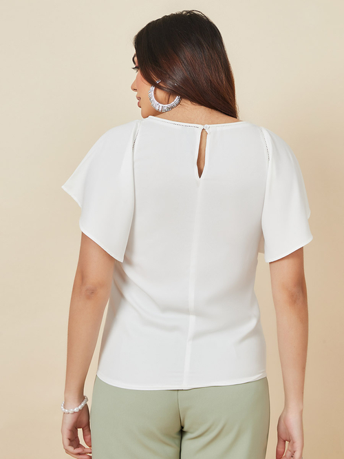 Ladder cutout sleeve top clearance