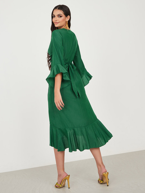 Frill edge dress shop