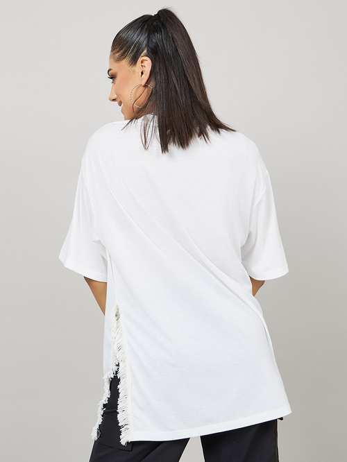 Buy Oversized Side Slit Longline T-Shirt with Frayed Edge White For Women |  Styli UAE