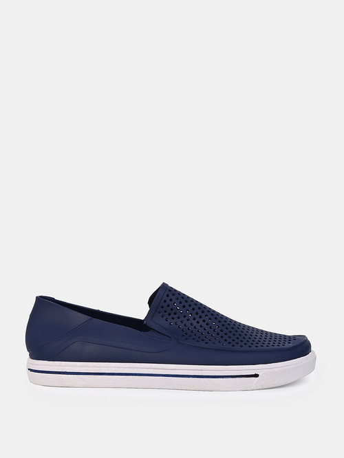 Buy Rubber Comfort Casual Shoes Navy Blue For Men Styli UAE