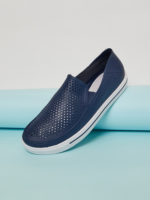 Buy Rubber Comfort Casual Shoes Navy Blue For Men Styli UAE