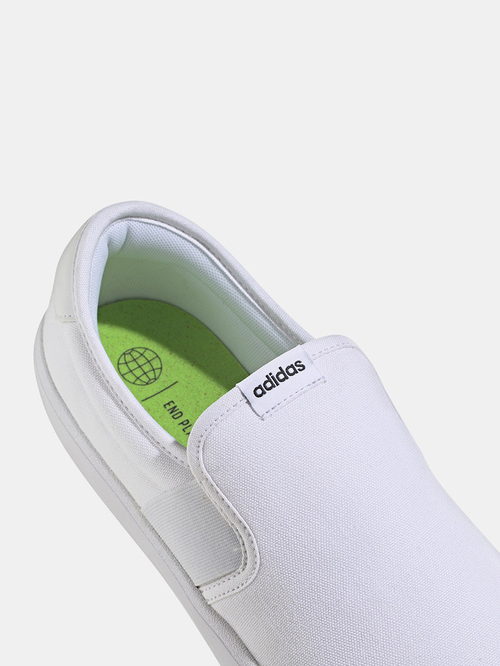 Buy Vulc Raid3r Lifestyle Skateboarding Slip On Canvas Shoes White For Men Styli Kuwait