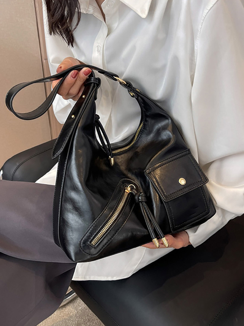 Black pocket front slouch bag online