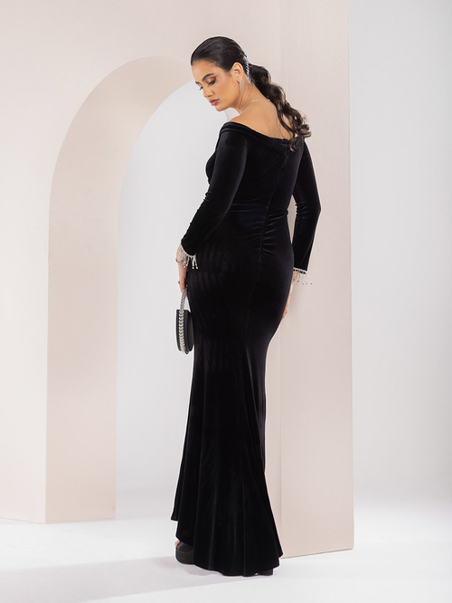 Buy Velvet Off Shoulder Embellished Cuff Sleeves Trumpet Dress Black For Women Styli Saudi