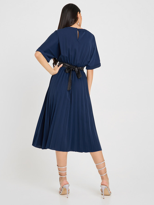 Pleated detail online midi dress