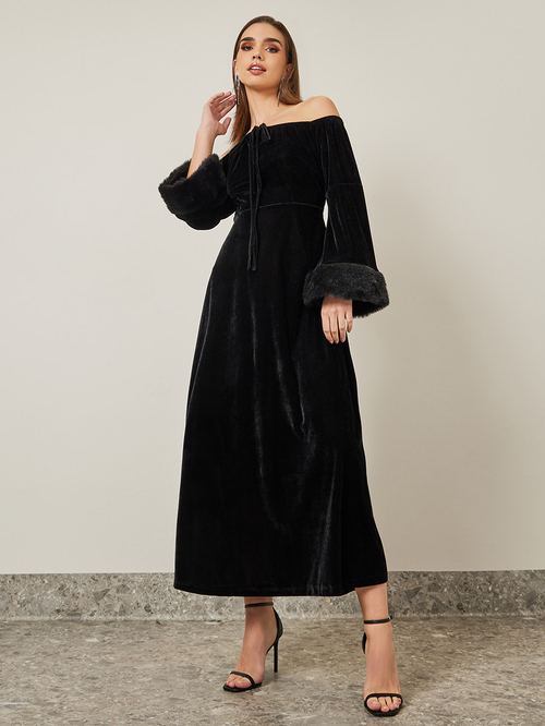 Velvet dress with fur trim outlet