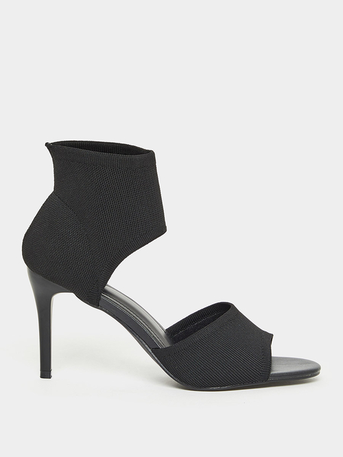Black deals cuff heels