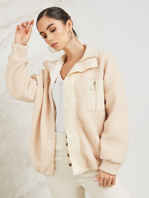 Buy Regular Fit Fleece Jacket With Zip Pocket Beige For Women Styli Saudi