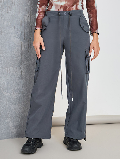 Loose fit cargo pants ladies top