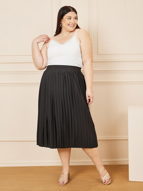 Buy Plus Size Pleated Midi Skirt Black For Women Styli Saudi