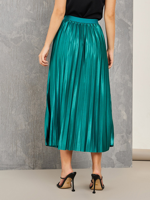 Buy Pleated Shiny Maxi Skirt Green For Women Styli Bahrain