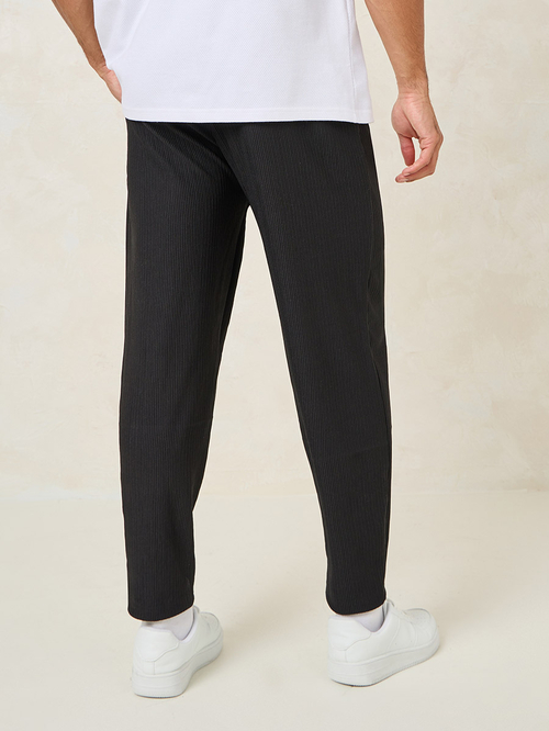 Tapered joggers black 2025