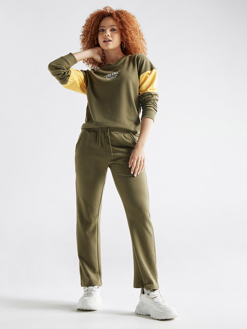 Buy Back Pocket Slogan Print Track Pants Green For Women Styli Saudi