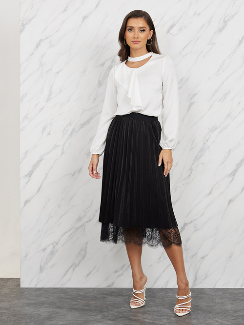 Lace hem skirt top
