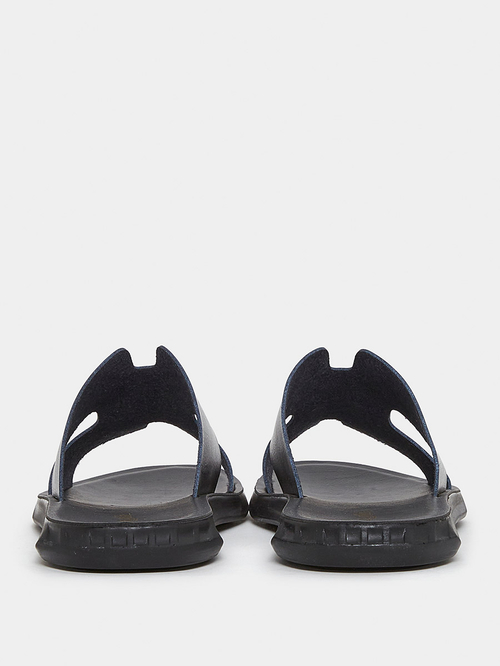Cushioned sole sandals top
