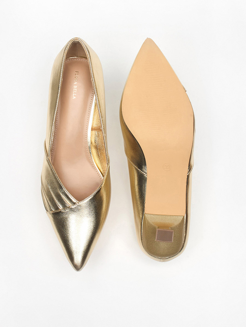 Gold slip on pumps top