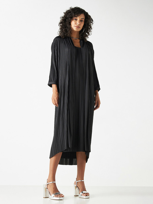 Buy Pleated Strappy Shift Midi Dress with Shrug Black For Women Styli UAE