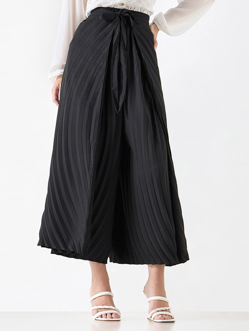 Buy Solid Pleated Wide Leg Wrap Pants Black For Women Styli UAE