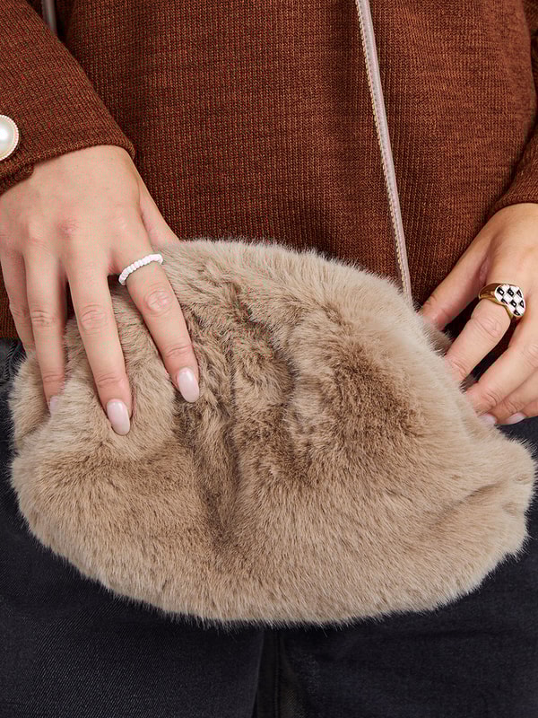 Faux Fur Crossbody Bag Styli