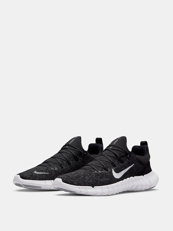 Buy Free Run 5.0 Move To Zero Shoes Black For Men Styli UAE