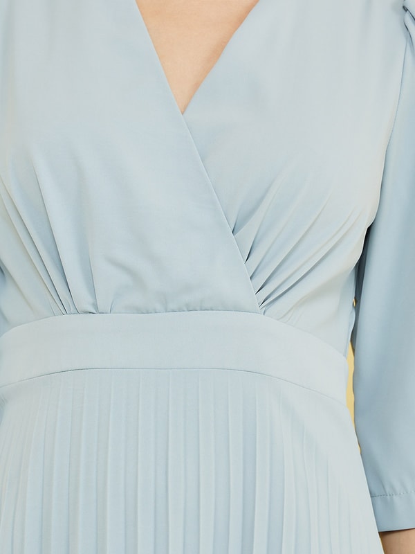 Sistaglam pleated deals midi dress
