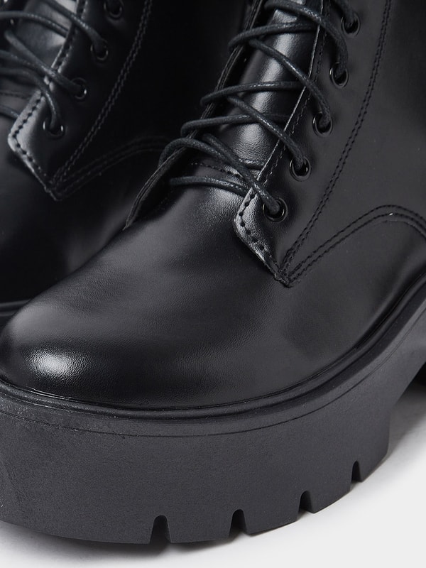 Buy Chunky Lace Up Platform Ankle Boots Black For Women Styli Kuwait