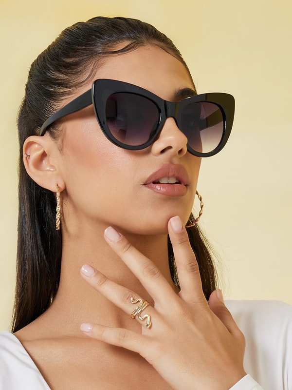 Oversized black cat eye sunglasses top