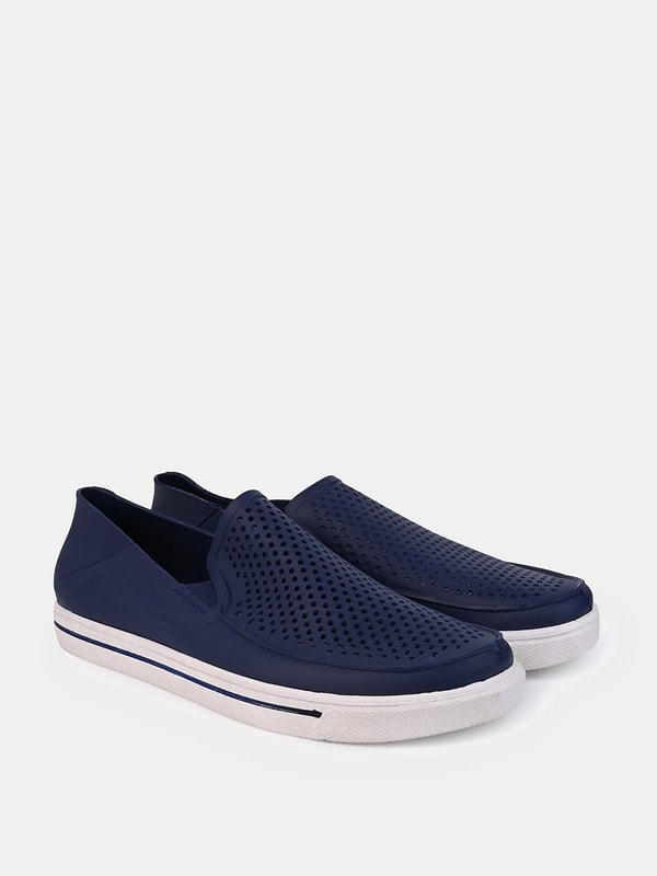 Buy Rubber Comfort Casual Shoes Navy Blue For Men Styli UAE