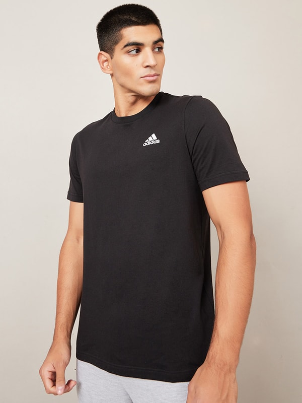 Buy Essentials Single Jersey Embroidered Logo T Shirt Black For Men Styli UAE