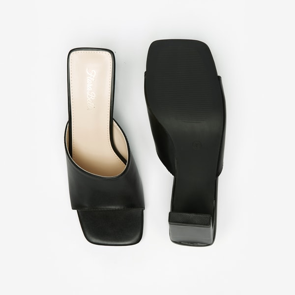 Square sandals 2024