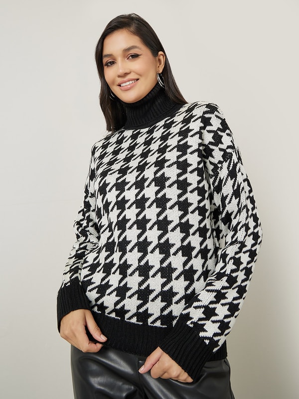 Houndstooth turtleneck 2025
