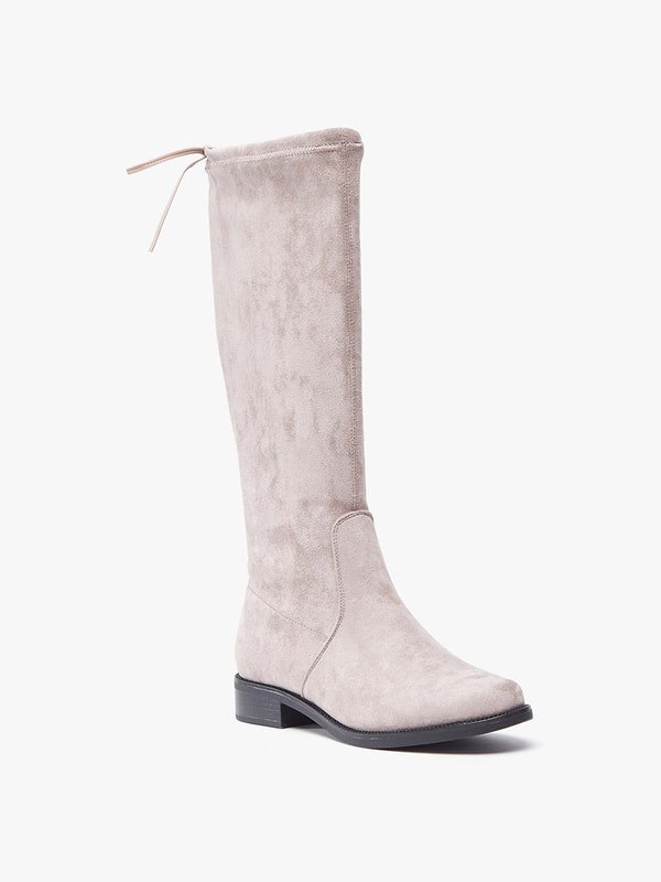Kneezie boot shop