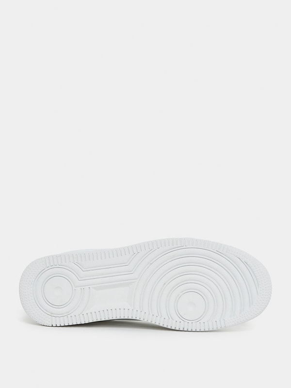 platform sole sneakers