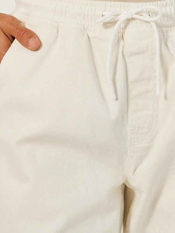 Mid Rise Slim Fit Jogger with Drawstring For Men at Saudi | Styli