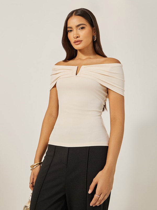Women Off Shoulder Rib Fitted Top For Women at Saudi | Styli