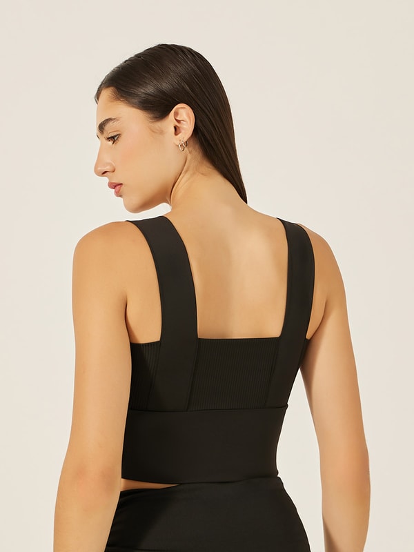 Textured Broad Underband Seam Longline Sports Bra For Women at UAE | Styli